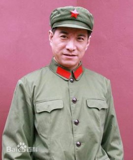 Ли И